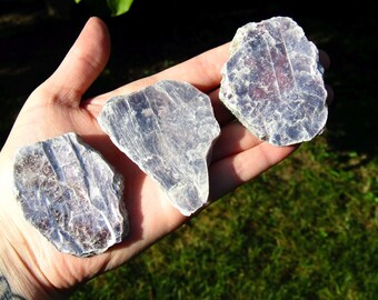 Cristal de mica lepidolita de forma irregular, losa de cristal de mica púrpura, tallado de cristal de mica lepidolita natural, pequeño regalo de cristal