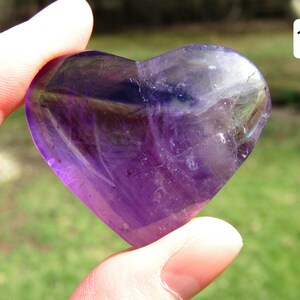 Corazón de cristal de amatista, tallado de corazón de cristal púrpura de amatista, pequeño regalo de cristal imagen 19