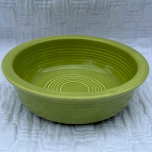 Vintage Fiestaware 4 3/4&quot; small fruit bowl Chartreuse Green Old Fiesta Ware 1950’s (wear on rim)