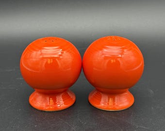 Vintage Fiestaware original “radioactive red” (orangish-red) salt & pepper shaker set Fiesta Ware