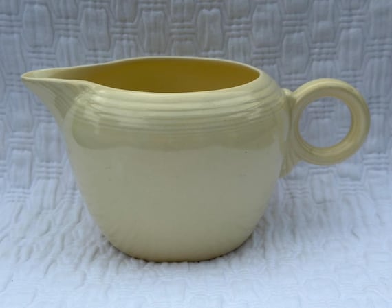 Vintage Fiestaware Original Old Ivory Pint Jug Milk Pitcher