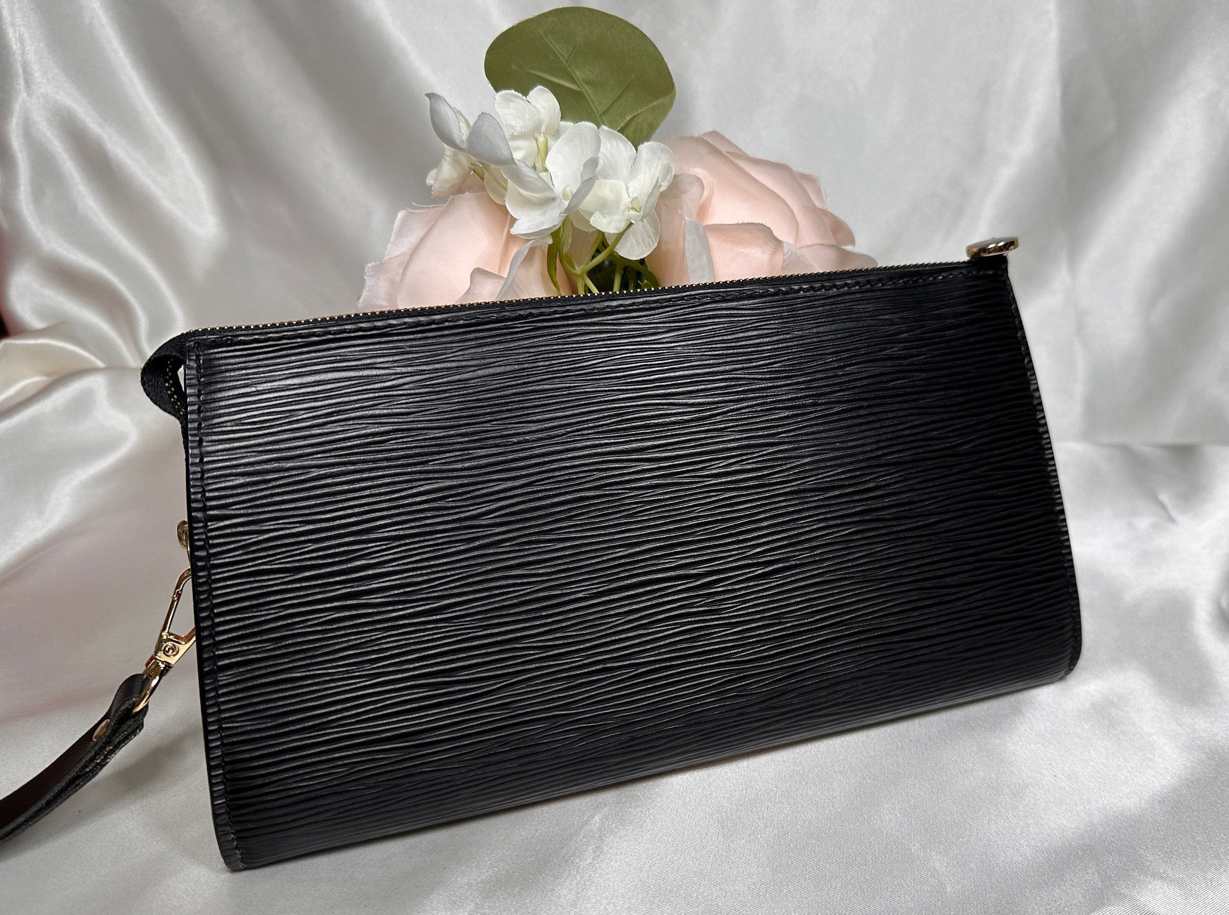 Vintage Louis Vuitton black epi mod clutch purse, shoulder bag