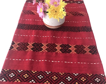 Hand Woven Cotton Tablerunner - Mayanmar village weave