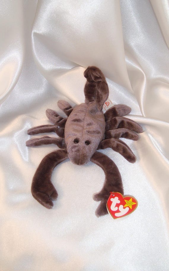 Case and P.E 1997 Stinger Beanie Baby with Tags Pellets