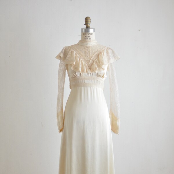 Vintage gunne sax dress maxi X-small satin liquid victorian laces collar size 7 cottage core maxi romantic cream wedding