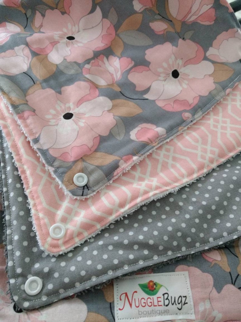 Grey Flower Print set of 12 Unpaper Towels//Reusable Snapping Towels//Kitchen Towels with Snaps