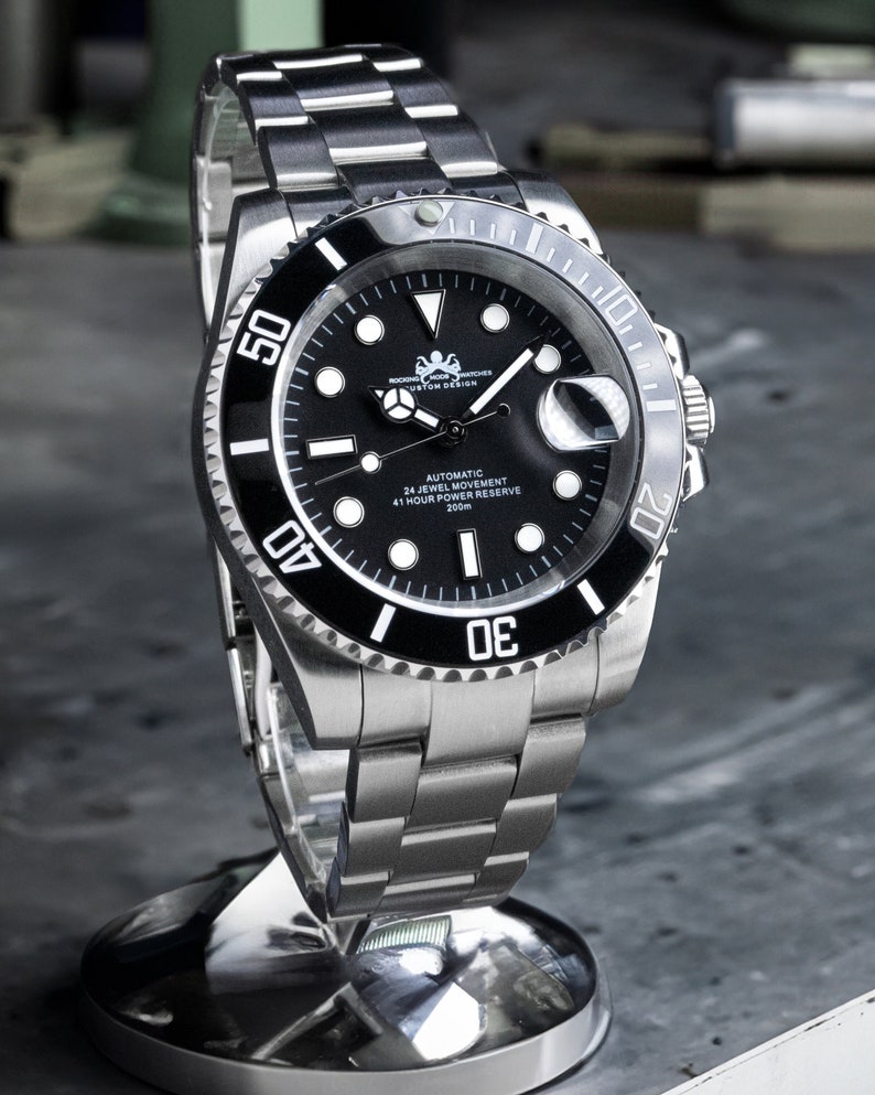 Aluminum Shell Rocking. Watch 40mm Custom Classic Black Sub Watch, Japan NH35 Movement, 200m WR ...