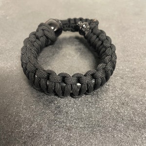 Paracord Pipe bracelet Black