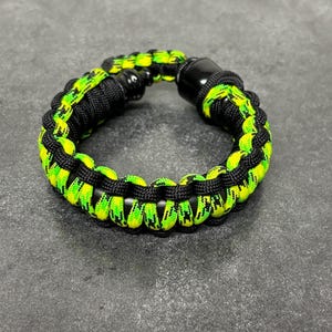 Paracord Pipe Bracelet Black Lime Green