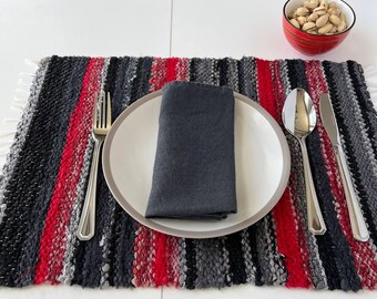 Handgewebte Leinen-Tischsets, 2er-Set, rot-schwarz-grau, rustikale Tischdekoration aus Leinen, 33 x 47 cm