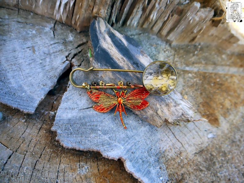 Dragonfly Brooch Pin-Dragonfly Jewelry-Dragonflies Jewellery Shawl pin-Woodland Jewelry-antique brass stamping Dragonfly Wings Nature Gifts