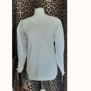 Vintage white rounded neck womenswear blouse