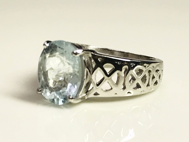 AQUAMARINE UNISEX RING Solitaire Promise Ring Men /& Women Ring Aqua Blue ring March Birthstone Valentine/'s Love Gift.. Celtic knots