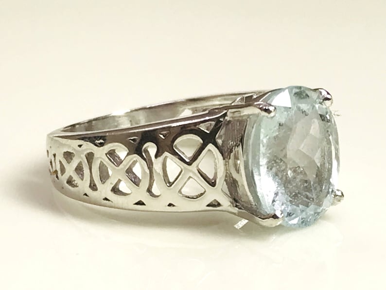 AQUAMARINE UNISEX RING Solitaire Promise Ring Men /& Women Ring Aqua Blue ring March Birthstone Valentine/'s Love Gift.. Celtic knots