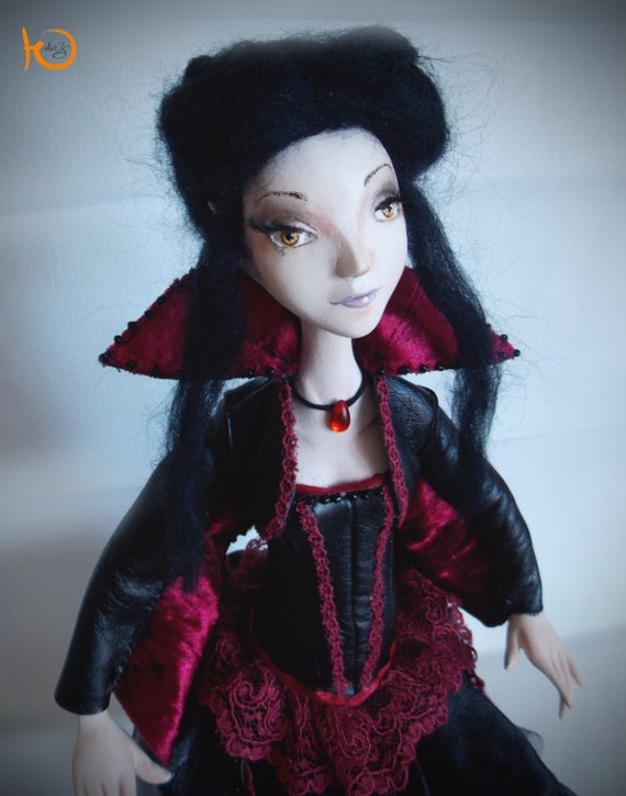 poupee vampire