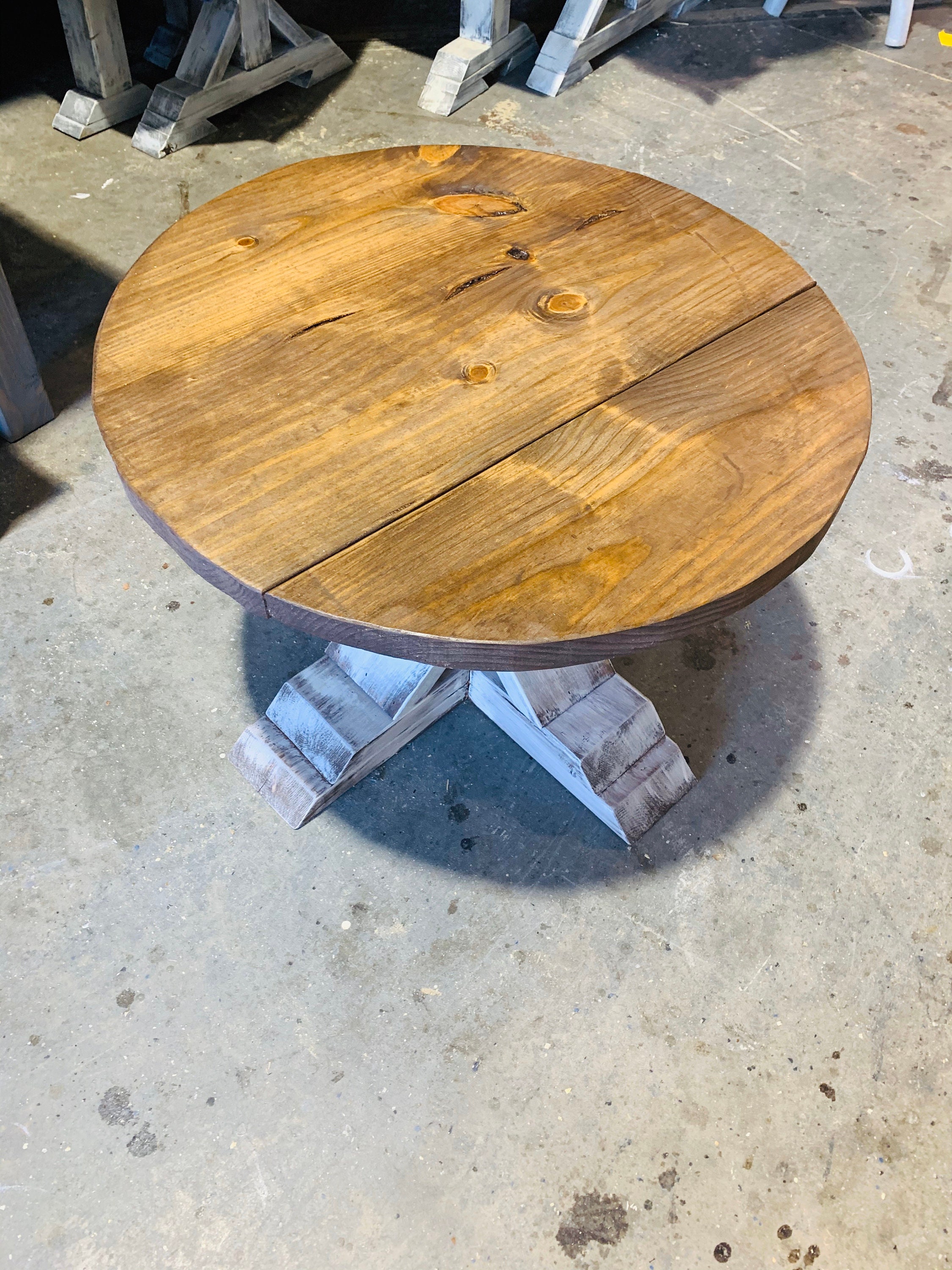 Round Farmhouse Rustic Coffee Table With Pedestal Base, Distressed ...