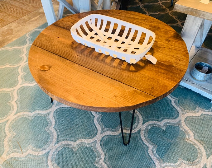 Rustic Farmhouse Round Coffee Table with Industrial Style Hairpin Metal Legs, English Chestnut Wooden Top, Living Room Furniture