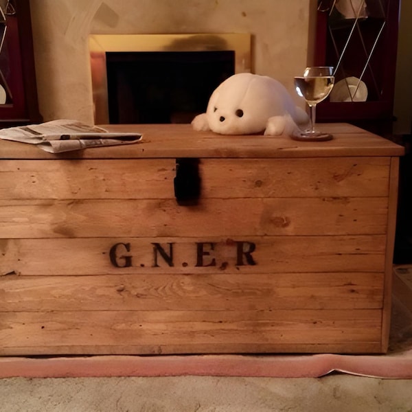 Handmade Steamer Trunk Coffee Table: Vintage Style G.N.E.R Blanket Box