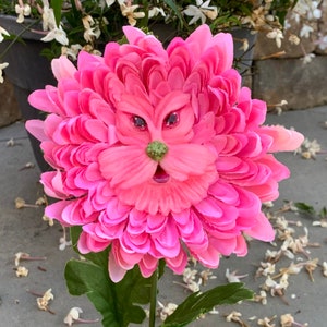 Alice in Wonderland (non) Talking Flowers Pink MUM&quot; By Sutherland New 2021