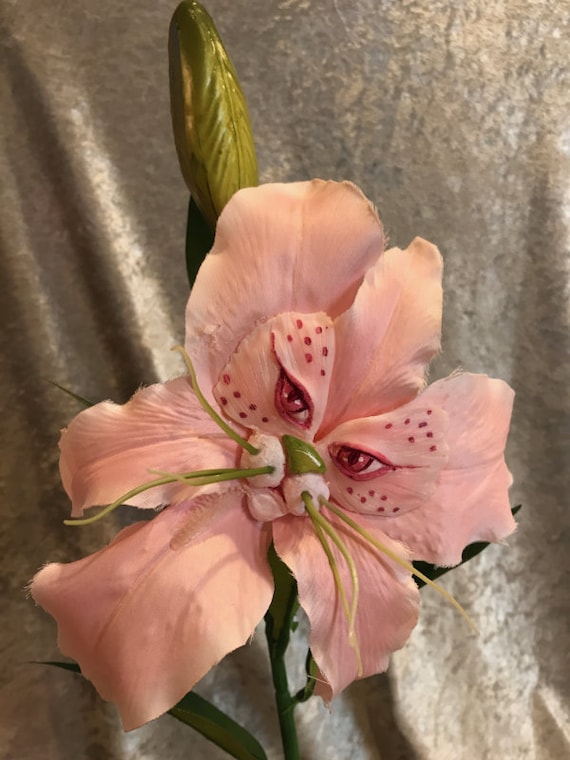 Alice in Wonderland Talking Flowers Tiger Lily Twins in Pink SUTHERLAND