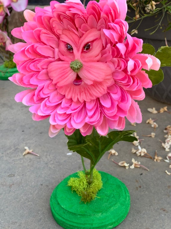 Alice in Wonderland (non) Talking Flowers Pink Mum