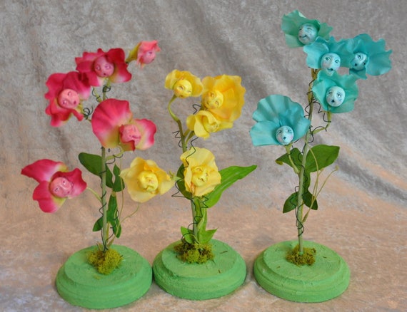 ALICE IN WONDERLAND TALKING FLOWERS /"BLUE SWEET PEAS/" BY SUTHERLAND