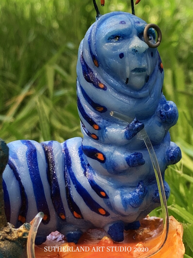 Alice im Wunderland Miniatur blaue Raupe mit Pilz Basis von | Etsy