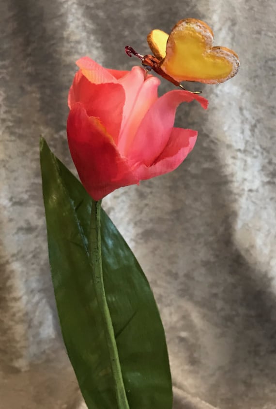 ALICE IN WONDERLAND FLOWERS BREAD /& BUTTERFLIES KISSING TULIPS PINK SUTHERLAND
