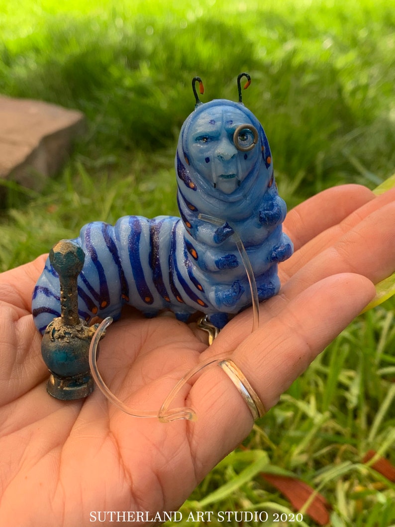 Alice im Wunderland Miniatur blaue Raupe mit Pilz Basis von Etsy Alice im Wunderland Miniatur blaue Raupe mit Pilz Basis von Etsy