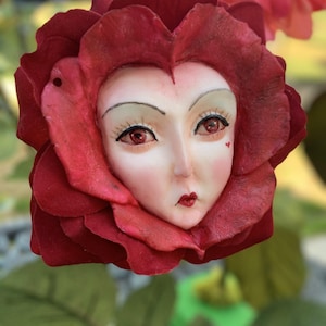 Alice in Wonderland (non) Talking flowers &quot;Red Queen&quot; Character series by Sutherland For party props  tea parties table decor vignettes