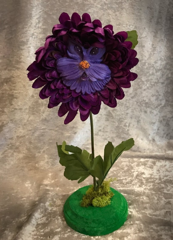 Alice in Wonderland (non) Talking Flowers PURPLE Mum