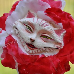 Alice in Wonderland nonTalking Flowers Painting Roses Red Series CHESHIRE Cat Flower SUTHERLAND Party Props / Displays for Tea Parties image 2