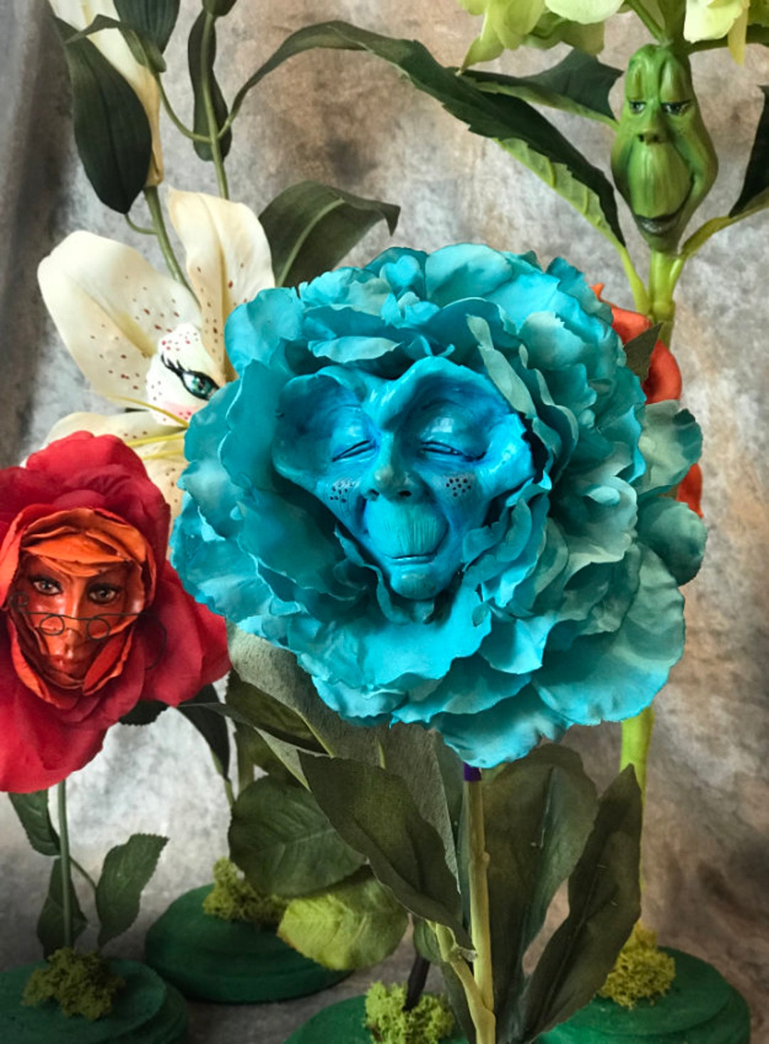 Alice in Wonderland (non) Talking Flowers 