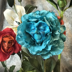 Alice in Wonderland (non) Talking Flowers &quot;BLUE ELDER&quot; by Sutherland Summer Breeze Series