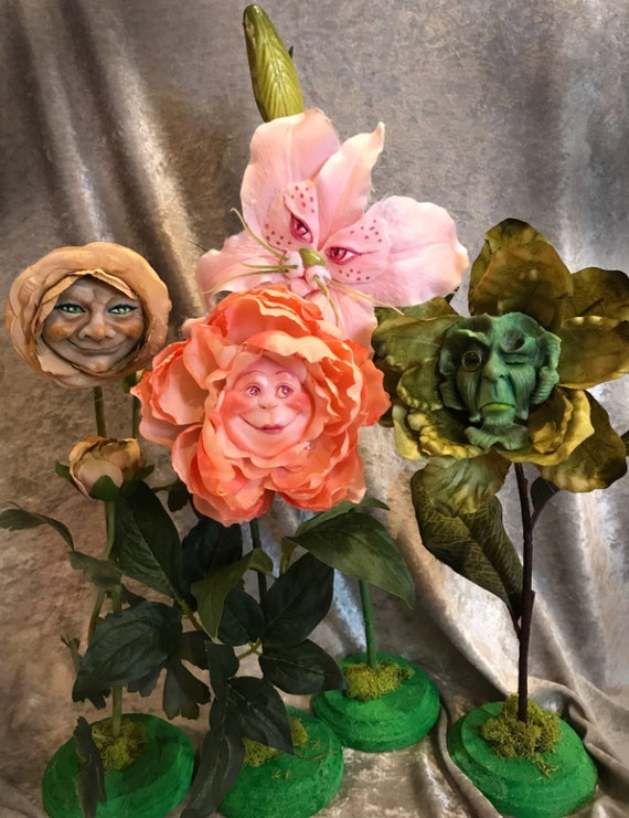 Alice in Wonderland (non)talking Flowers 