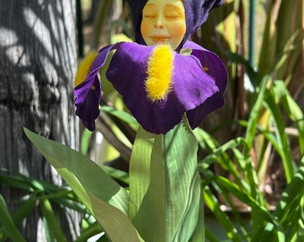 MUSING IRIS Alice in Wonderland (non) talking flowers for parties, props and vignettes by Sutherland