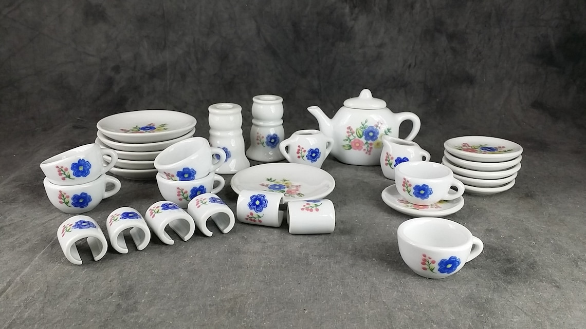 strombecker corp tea set