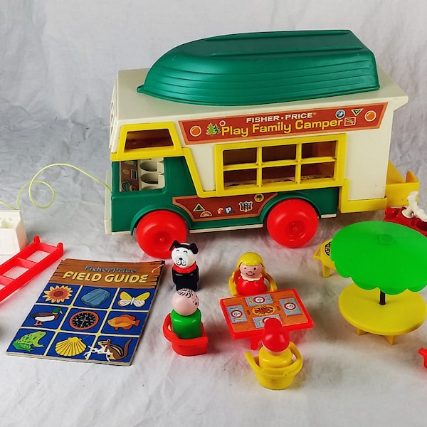 Reserved for Angela - Fisher Price Little People Play Family Van #994, Fisher Price Carry & Play, Camper 1972 Complete