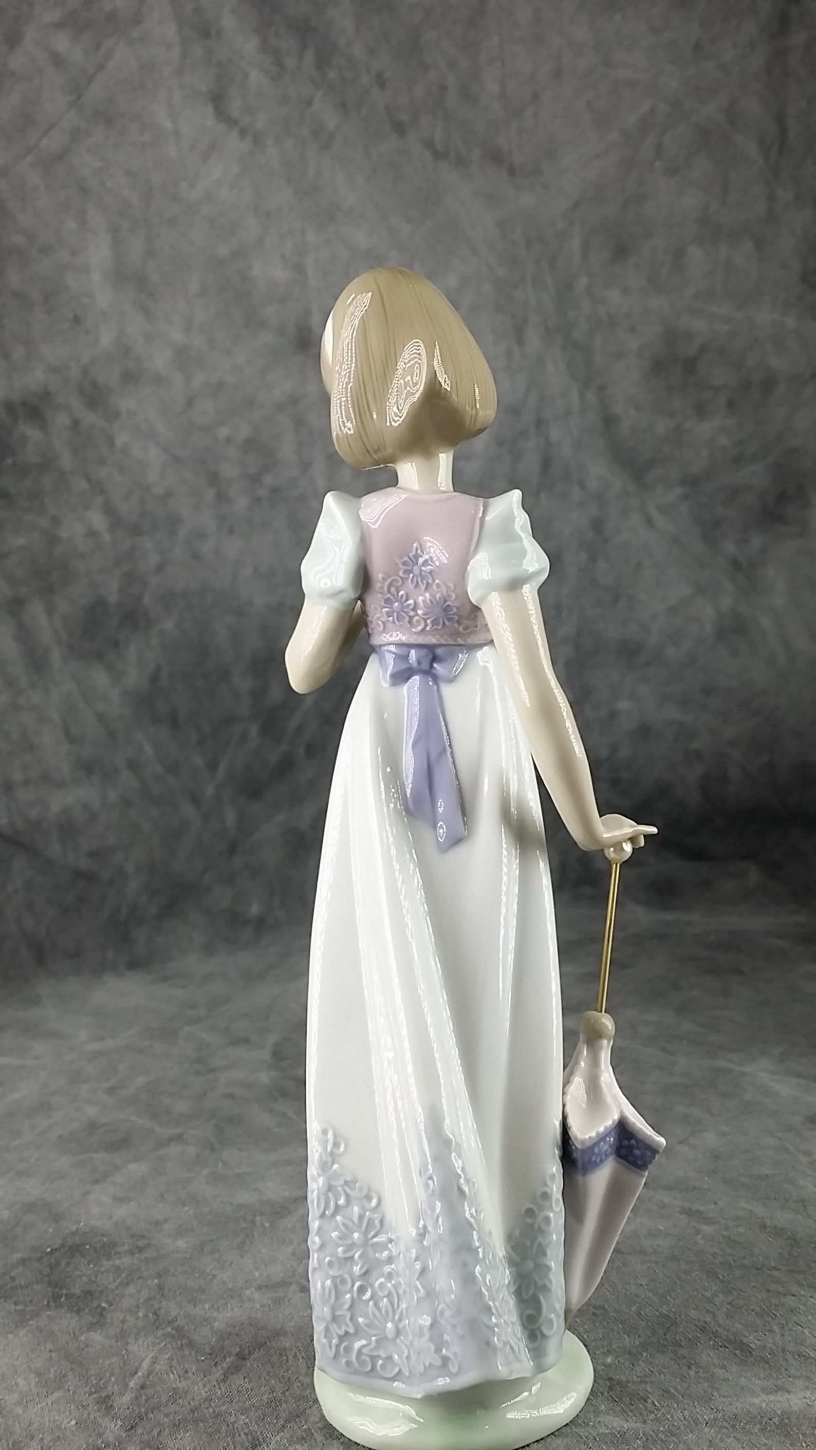 Lladro Figurine Girl With Umbrella and Kitten 7611 Lladro Etsy