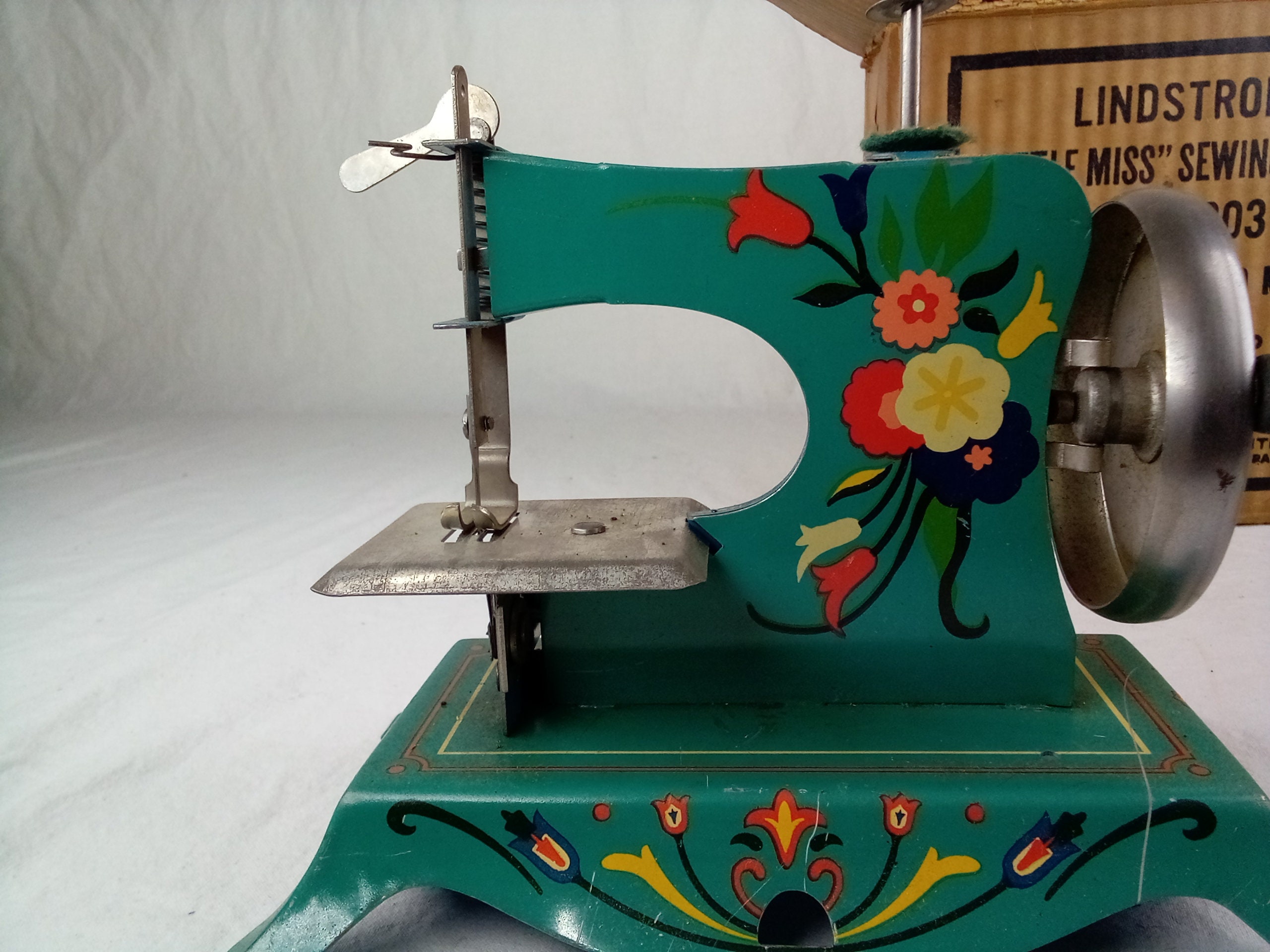 Vintage Sewing Machine Lindstrom Little Miss Toy Sewing Etsy
