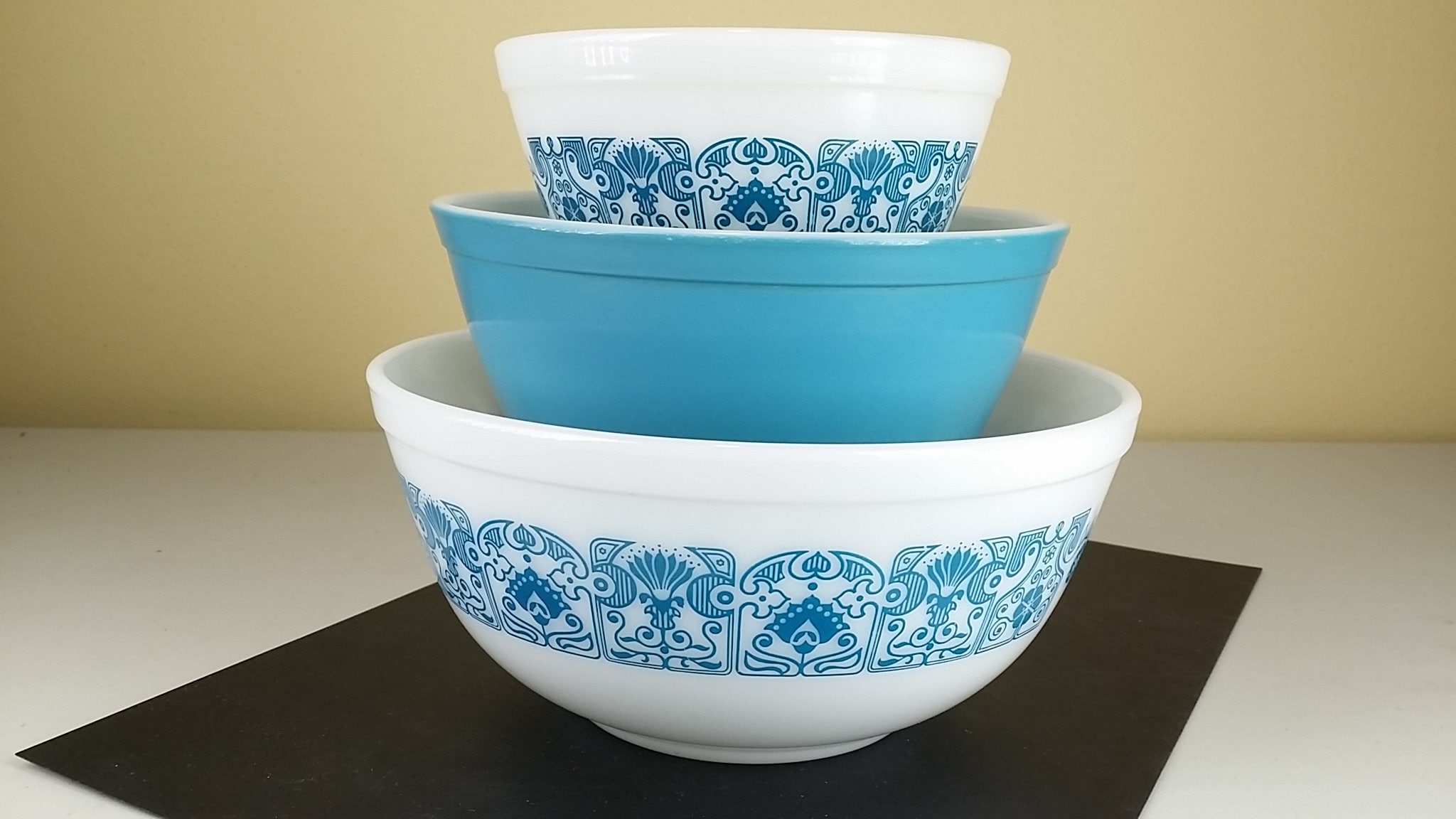 Pyrex Horizon Blue Nesting Mixing Bowl Set, 3 Mixing Bowls Set of Three  Vintage Pyrex 