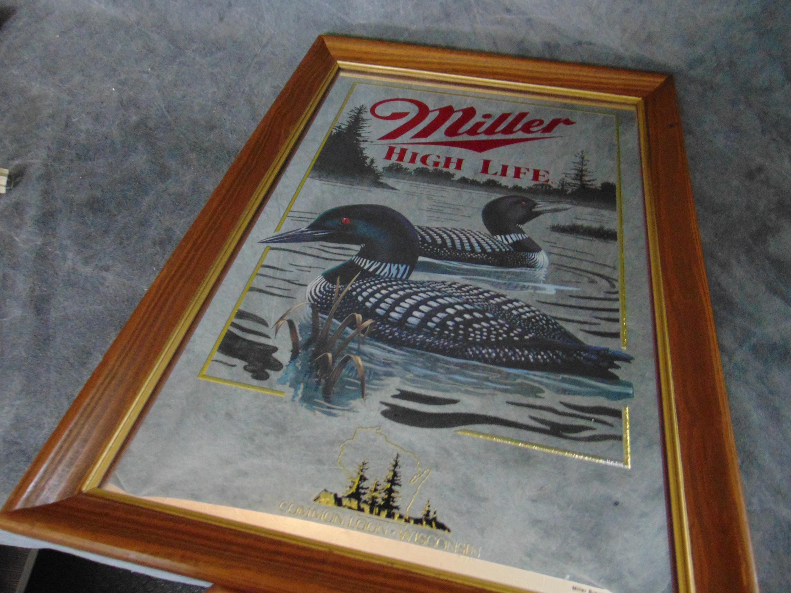 Miller High Life 壁掛けミラー Great Condition Miller High Life First Printing Wildlife Series