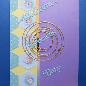 Babykaart, "Welcome Precious Baby", handgemaakte, kleurrijke alfabetblokken, afgezet met goudpapier.