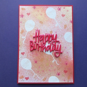 Tarjeta de feliz cumpleaños, una tarjeta única y muy bonita. Colorida, con globos que dicen "Celebra hoy" y "Feliz cumpleaños" en 3D. **¡Tarjeta especial!