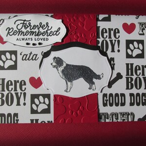Sympathy Dog, Border Collie, "Forever Remembered Always Love", carta rossa, bianca e nera, sfondo a motivi, unico nel suo genere...