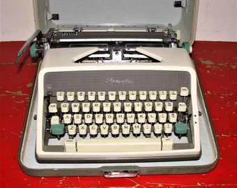 Olympia SM7 Deluxe Typewriter in Case, Made in W. Germany