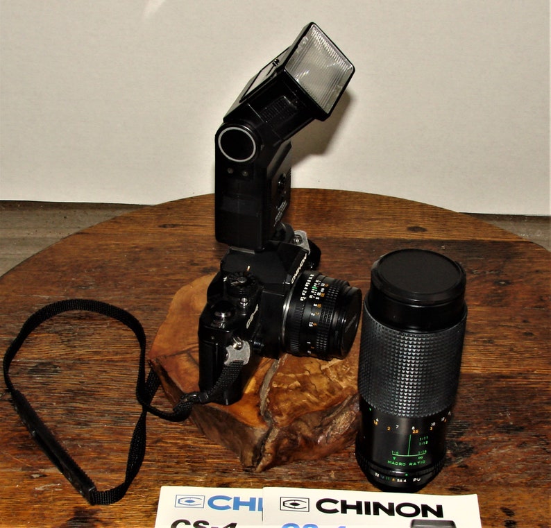 35mm Camera SLRWith 2 LensesFlash n PaperworkNice Compact 35mm Camera