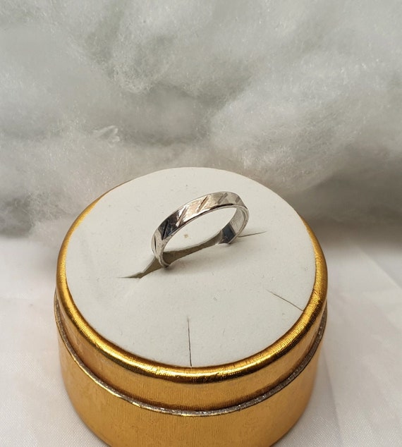 17 mm Nostalgischer Ring Silber 925 Striche Design
