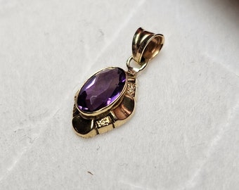 Nostalgischer Anhänger klein ohne Kette Gold 585 Amethyst Steinchen Vintage Eleganz GAN173