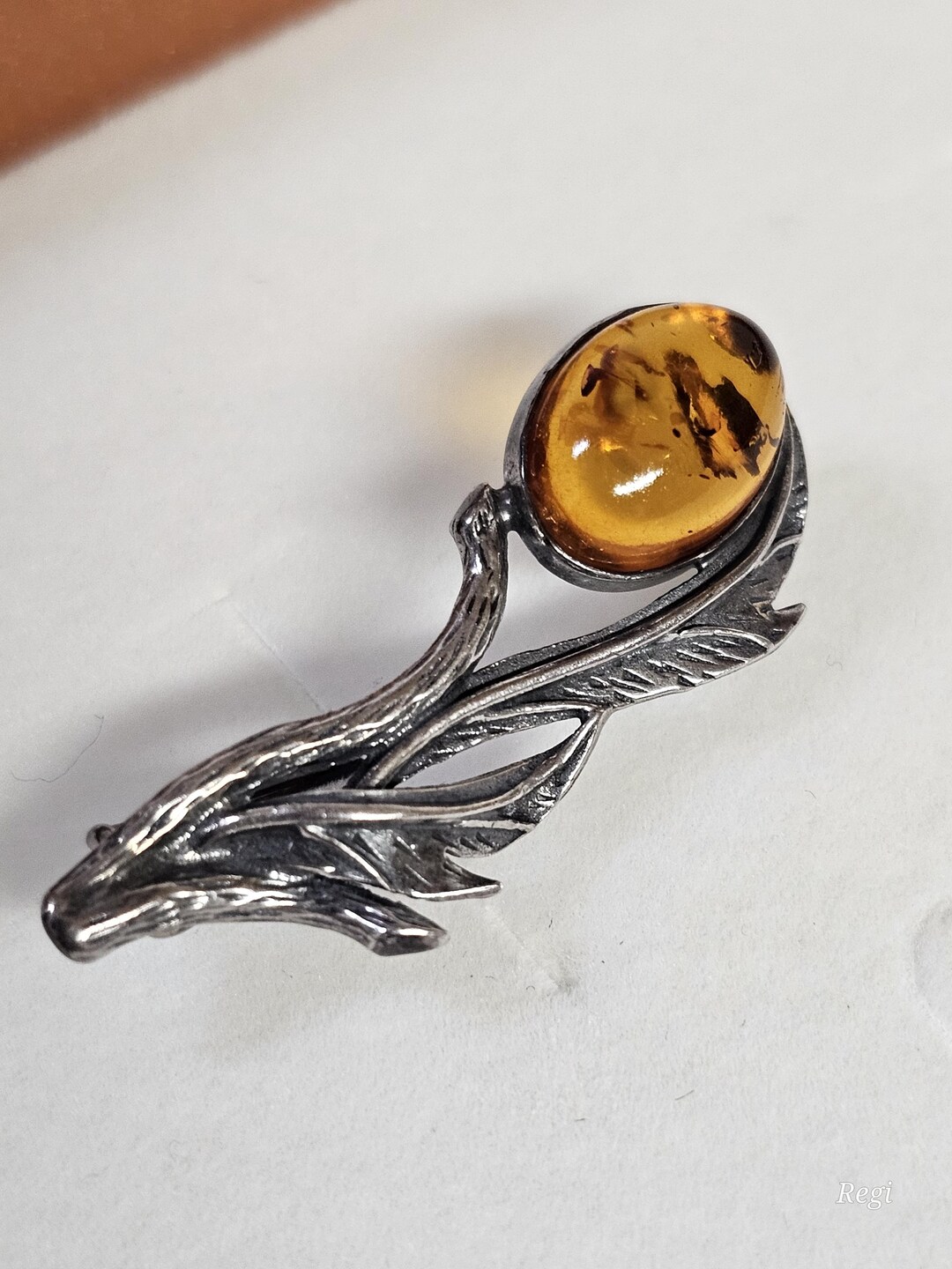 Broche Vintage En Argent 925 Avec Ambre Et Décor De Grappes De Vigne - Bijou Occasion En Bon état